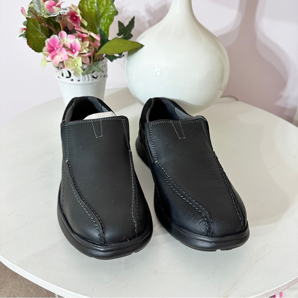 COPY - Men Clarks wide slip ons